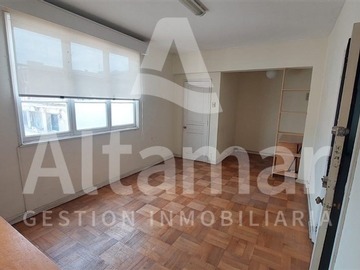 Oficina en venta en Av. Balmaceda, La Serena - 1 dormitorio, 1 baño