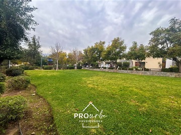 Casa en venta en Av.Chamisero, Colina - 6 dormitorios, 5 baños
