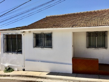 Casa en venta en Casa en Recreo 4D/2B con Terraza Interior y Potencial - 4 dormitorios, 2 baños