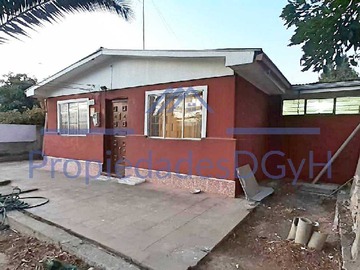 Casa en venta en Barrio Residencial // Quilpue (74244), Quilpué - 3 dormitorios, 1 baño
