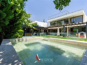 Casa en venta en Alvaro casanova 1271, La Reina - 5 dormitorios, 4 baños
