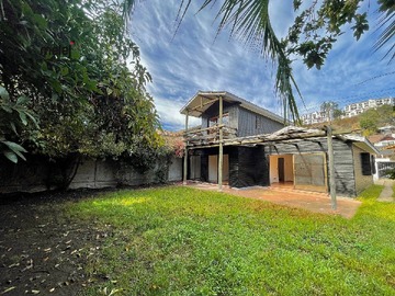 Casa en venta en General Carrera, Viña del Mar - 5 dormitorios, 4 baños