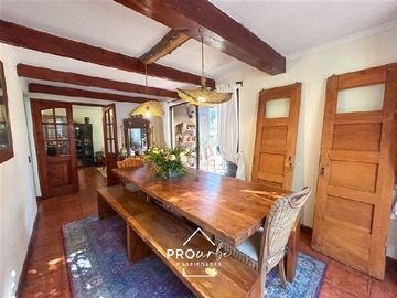 Casa en venta en San Carlos de Apoquindo y Camino El Alba, Las Condes - 4 dormitorios, 5 baños