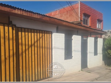 Casa en venta en Holmio 1632, Maipú - 4 dormitorios, 1 baño