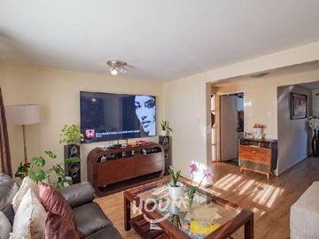 Casa en venta en El Mandarino, Maipú - 5 dormitorios, 3 baños