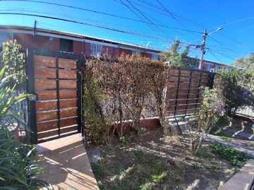 Casa en venta en Casa Esquina 2 Pisos Villa General Baquedano, Maipú - 2 dormitorios, 1 baño