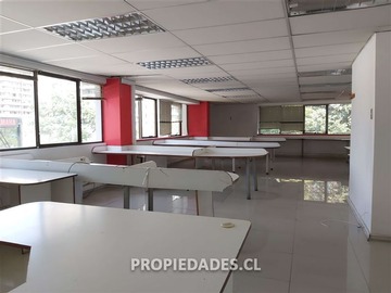 Oficina en arriendo mensual en Metro Manquehue - Apoquindo - Apumanque, Las Condes - 4 baños