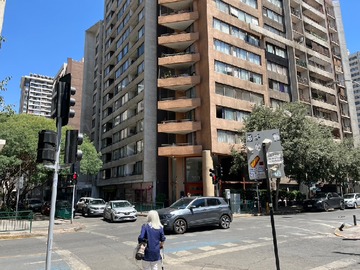 Departamento en arriendo mensual en Arturo Pratt 399, Santiago - 3 dormitorios, 2 baños
