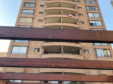 Departamento en venta en A pasos de Sebastian El Cano, Las Condes - 4 dormitorios, 3 baños