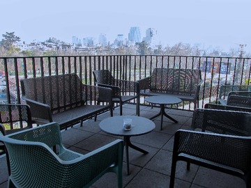 Oficina en arriendo mensual en Espacio Luminoso Ideal para Emprendedores (152984), Recoleta - 6 dormitorios, 6 baños