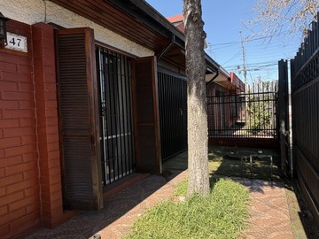 Casa en arriendo mensual en A pasos Centro Teletón, Chillán - 3 dormitorios, 1 baño