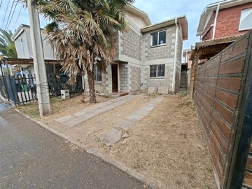 Casa en venta en Avda. Ejército Libertador N°4196 Casa 46, Puente Alto - 3 dormitorios, 1 baño