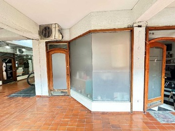 Local Comercial en venta en Local para salón (20758), Providencia - 1 baño
