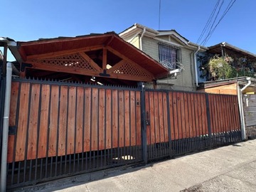 Casa en venta en Avenida las torres, Quilicura - 3 dormitorios, 2 baños