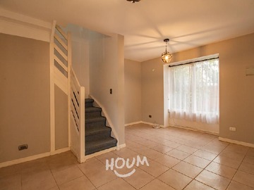 Casa en arriendo mensual en Las Rosas Oriente, San Bernardo - 2 dormitorios, 2 baños