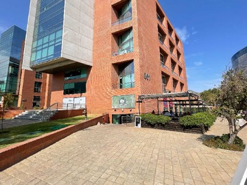 Local Comercial en venta en Avenida del Valle Norte 961, Huechuraba - 2 baños