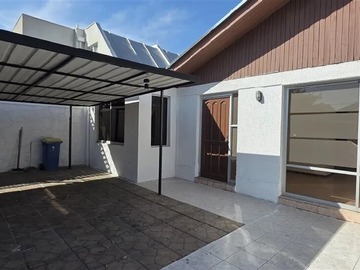 Casa en arriendo mensual en Trinidad / Vicuña Mackenna, La Florida - 4 dormitorios, 2 baños