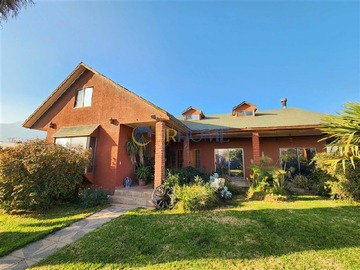 Casa en venta en Santa Victoria de Mallarauco 501, Melipilla - 5 dormitorios, 4 baños