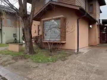Casa en venta en A pasos outlet vivo, Chillán - 4 dormitorios, 4 baños