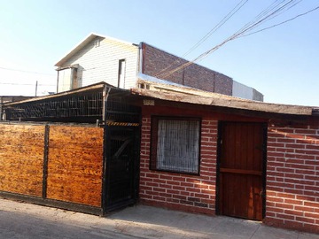 Casa en venta en Casa Venta Maipu con Amplio Terreno (176228), Maipú - 2 dormitorios, 2 baños
