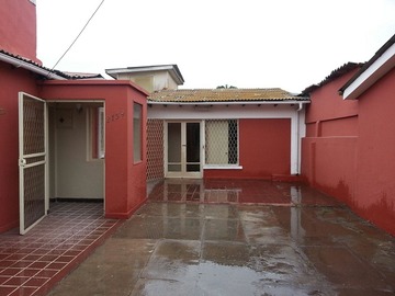 Casa en arriendo mensual en Luis Alberto Araya / 3 Sur, San Antonio - 7 dormitorios, 2 baños
