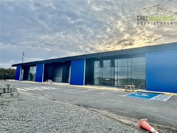 Bodega en arriendo mensual en Ruta 5 sur, Puerto Varas - 2 baños