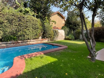 Casa en venta en Jardín de la Foresta, Peñalolén - 4 dormitorios, 3 baños
