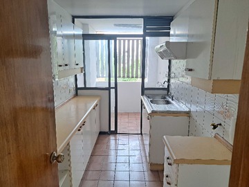 Departamento en venta en Amplio y Luminoso, Ideal para Familias (129665), Las Condes - 2 dormitorios, 2 baños