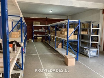 Bodega en venta en Américo Vespucio / Santa Clara, Huechuraba - 3 baños
