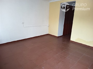Casa en venta en Julio cordero Bustamante, Recoleta - 4 dormitorios, 2 baños