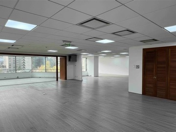 Oficina en arriendo mensual en Av. El Bosque Nte. 0194, Las Condes - 3 dormitorios, 8 baños