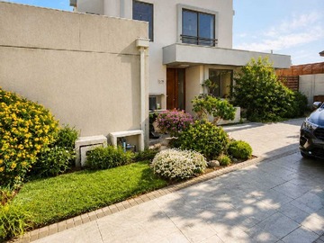 Casa en arriendo mensual en A pasos de Colegio Pumahue (174318), Colina - 3 dormitorios, 3 baños