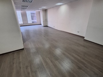 Oficina en arriendo mensual en Avenida Providencia 1650, Providencia - 2 baños