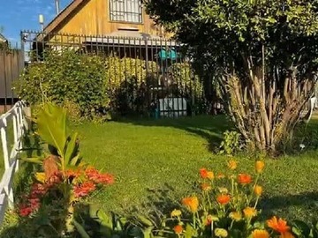 Casa en venta en Casa Aislada, 3 Dormitorios y 2 Baños Remodelados - 3 dormitorios, 2 baños
