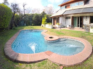 Casa en venta en VENDO Casa 708m2 en LAs Hualtatas, Vitacura (170948), Vitacura - 6 dormitorios, 4 baños
