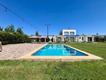 Casa en venta en Casa mediterránea 360 m² en 5.000 m², cond tierra buena, Buin - 4 dormitorios, 4 baños