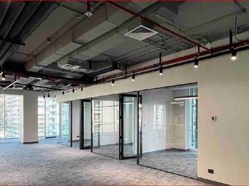 Oficina en arriendo mensual en Arrienda Oficina Av. las Condes 186 M2 UF 90