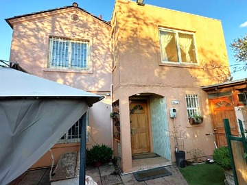 Casa en arriendo mensual en Camino Nos Los Morros/Pje El Pudu 4700, San Bernardo - 5 dormitorios, 3 baños