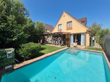 Casa en venta en Pie Andino/ Colegio Huinganal, Lo Barnechea - 5 dormitorios, 4 baños