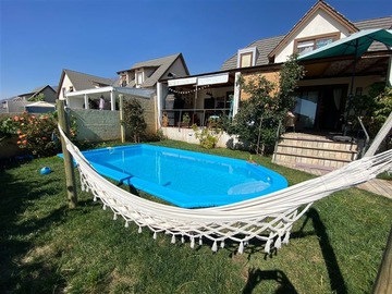 Casa en venta en Condominio Vista Valle, La Florida - 4 dormitorios, 3 baños