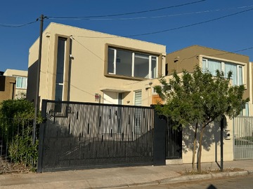 Casa en venta en Oportunidad -Se Vende Hermosa Casa Mediterranea Pte. Alto - 3 dormitorios, 3 baños