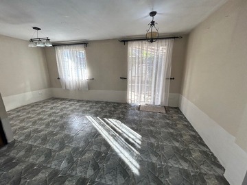 Casa en venta en Sector Sur Poniente a pasos de Colegio Santo Tomas Talca, Talca - 4 dormitorios, 2 baños