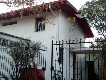 Casa en venta en Pasaje Seis con Calle Veintiuno de mayo, San Bernardo - 6 dormitorios, 2 baños