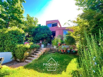 Casa en venta en General Blanche / La Escuela, Las Condes - 5 dormitorios, 4 baños
