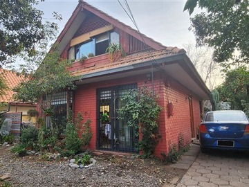 Casa en venta en Castillo Velasco/Pepe Vila., La Reina - 4 dormitorios, 2 baños