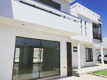 Casa en venta en Amplia Casa 6D+6B entrada azapa (172280), Arica - 6 dormitorios, 6 baños