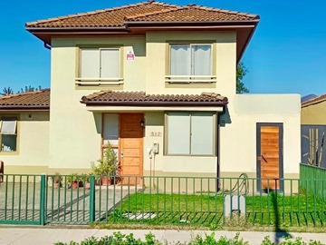 Casa en arriendo mensual en Casa Valle la Reserva en Arriendo - 3 dormitorios, 3 baños