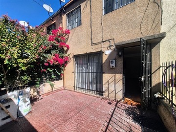 Casa en venta en Los Nidos con Huasco, Independencia - 3 dormitorios, 1 baño