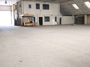 Local Comercial en arriendo mensual en Avenida el salto, recoleta Santiago, Santiago - 6 baños