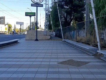 Casa en arriendo mensual en Linea Cuatro Metro Principe de Gales, La Reina - 4 dormitorios, 3 baños